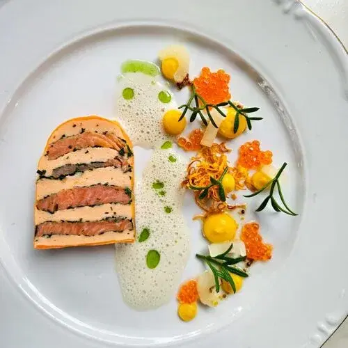 Bleue Bar Bistro
